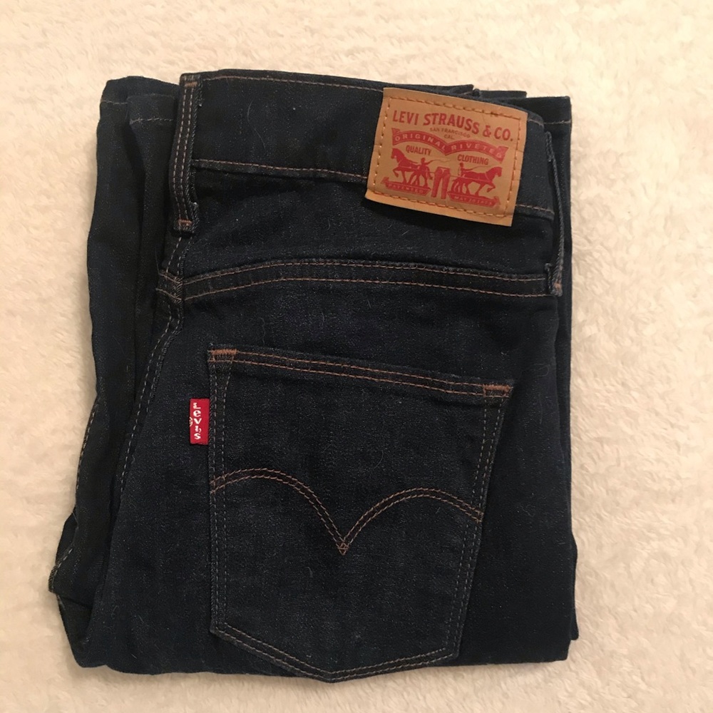 Levi Slimming Boot Cut Jeans